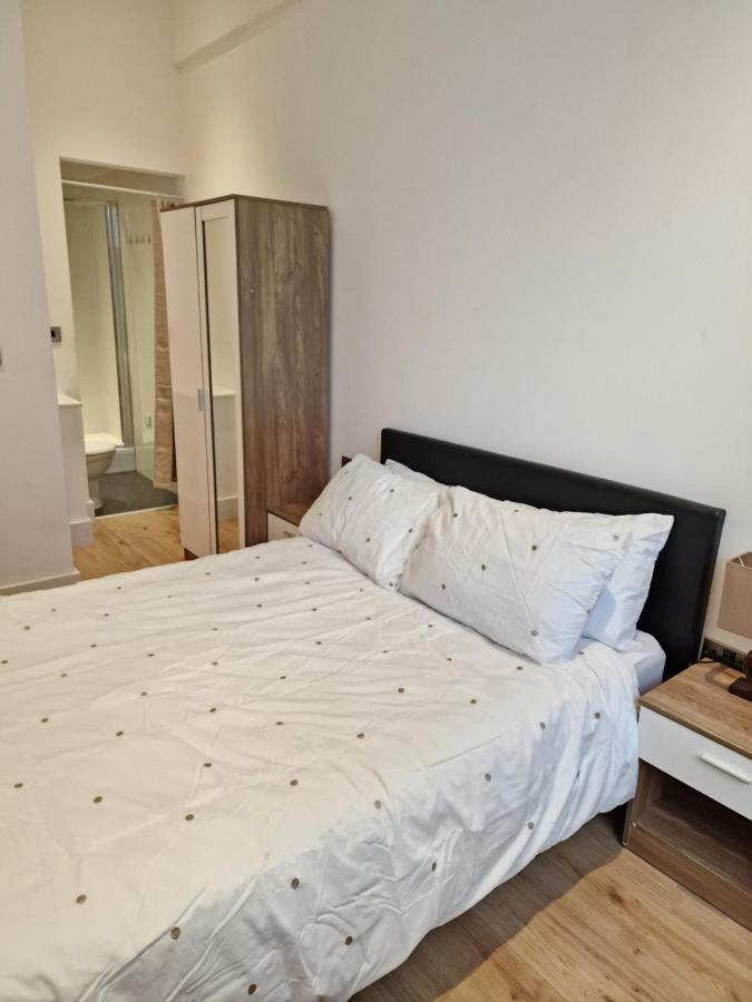 Converted Mill Apartment Manchester Bagian luar foto